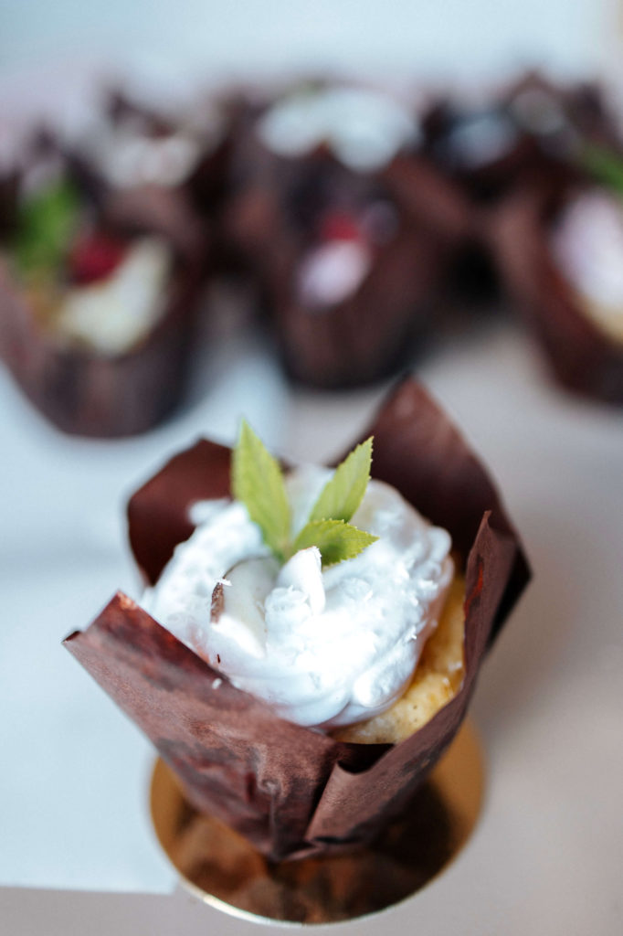 VEGAN_ VANILLA MUFFINS WITH RAFFAELLO CREAM
