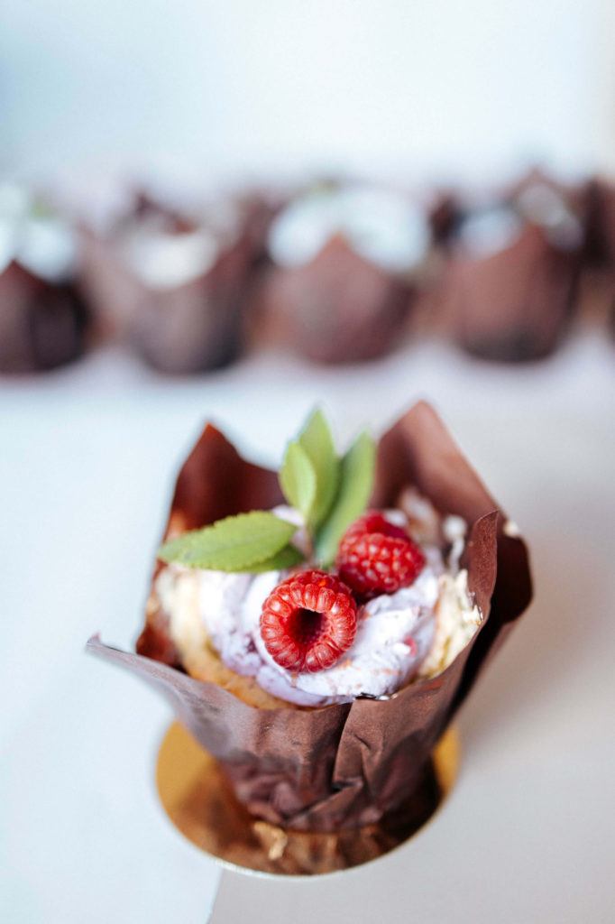 VEGAN_ VANILLA MUFFINS WITH LEMON CURD AND RASPBERRIES
